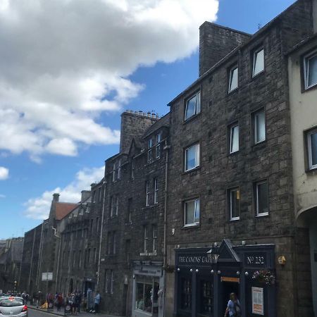 Crags View Apartment On The Royal Mile 에든버러 외부 사진