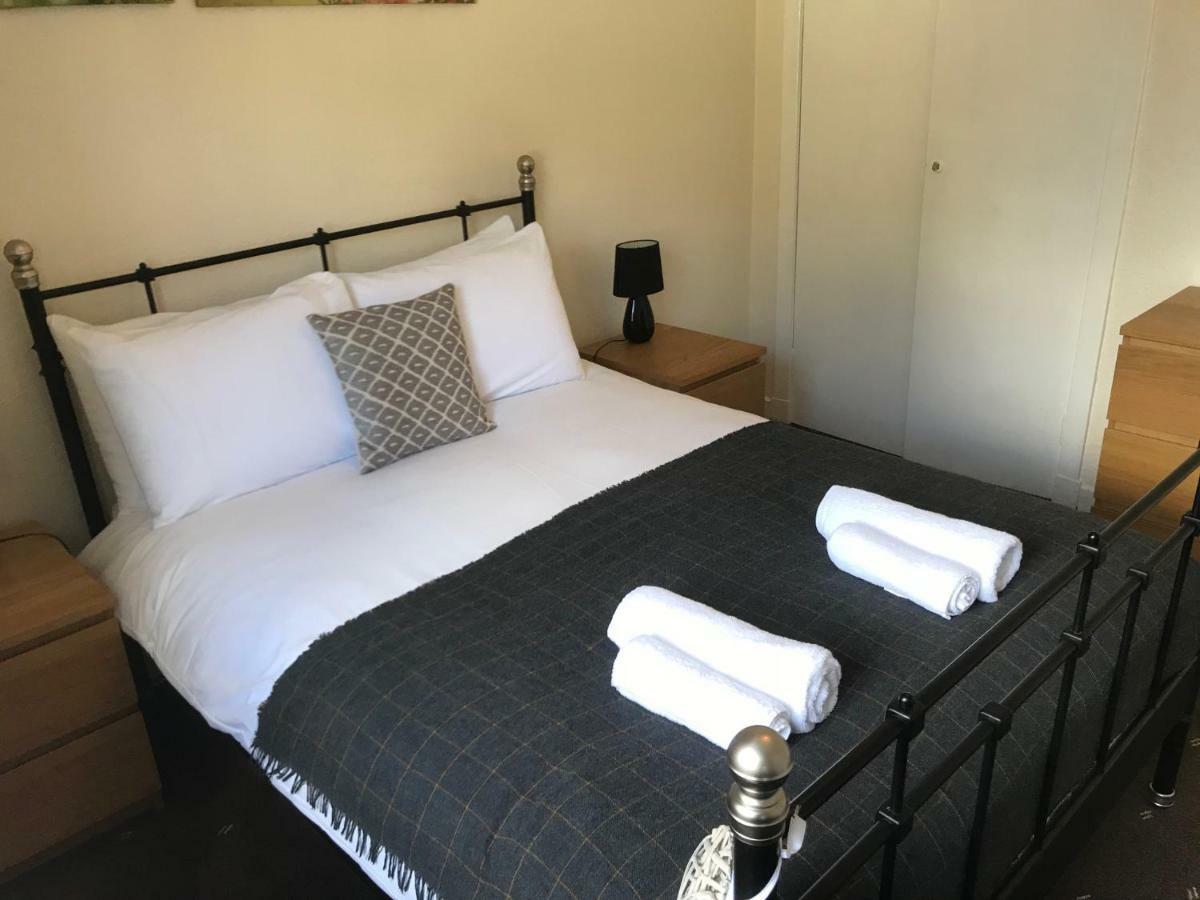 Crags View Apartment On The Royal Mile 에든버러 외부 사진