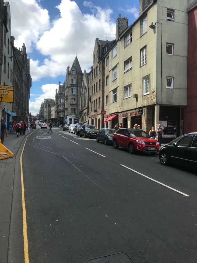Crags View Apartment On The Royal Mile 에든버러 외부 사진