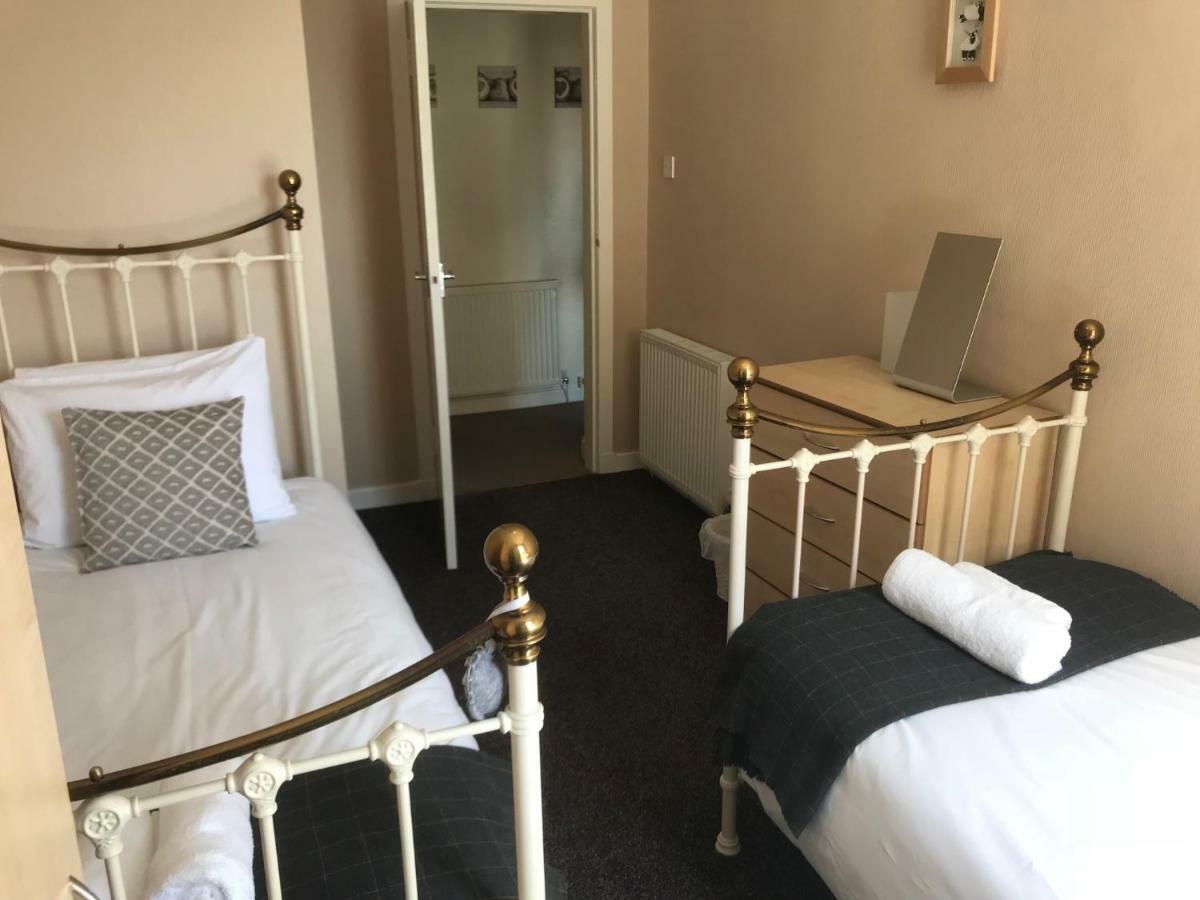 Crags View Apartment On The Royal Mile 에든버러 외부 사진